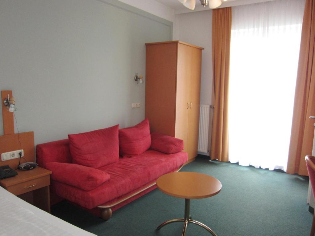 Pension Elisabeth Sankt Poelten Room photo